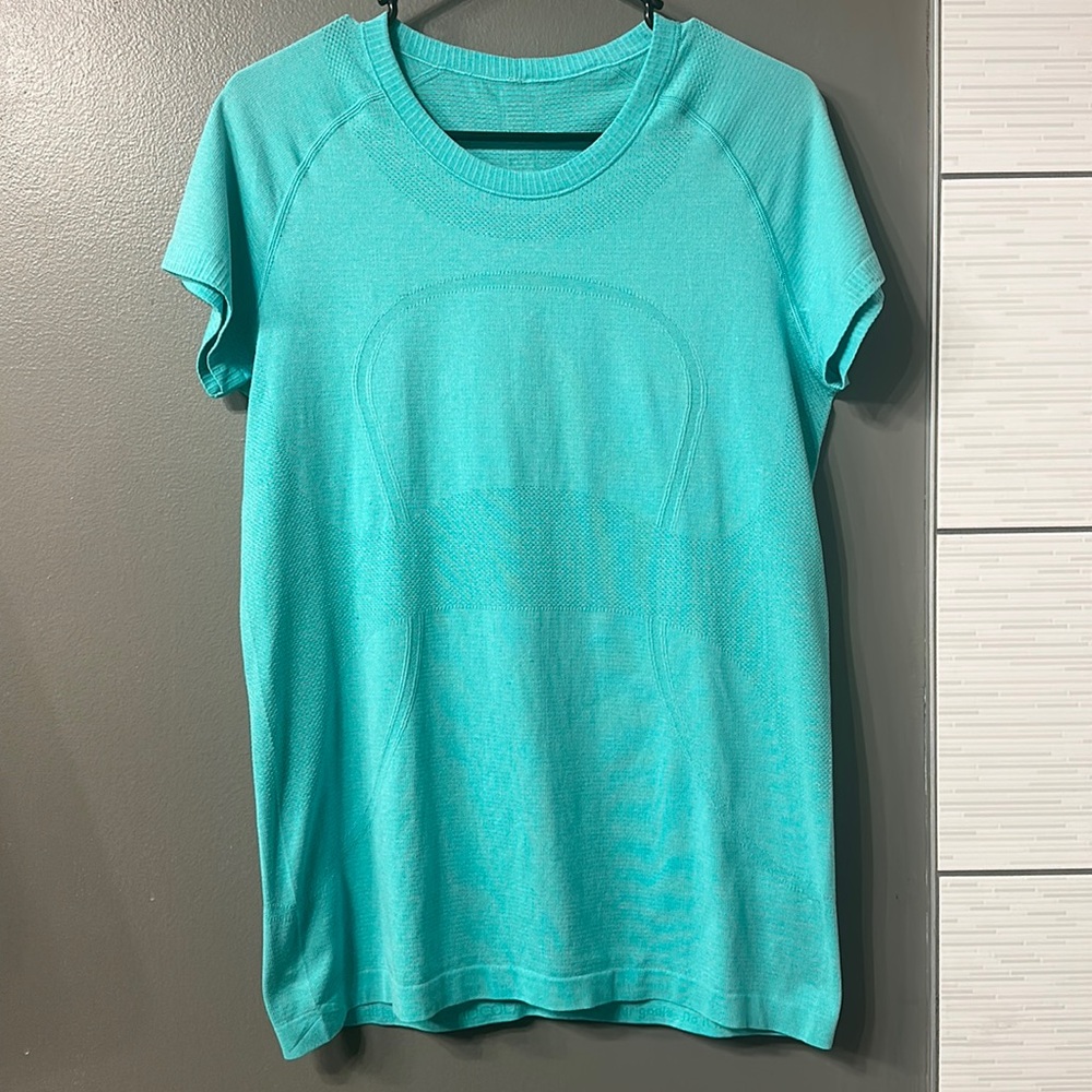 Lululemon Swiftly Tee size 12